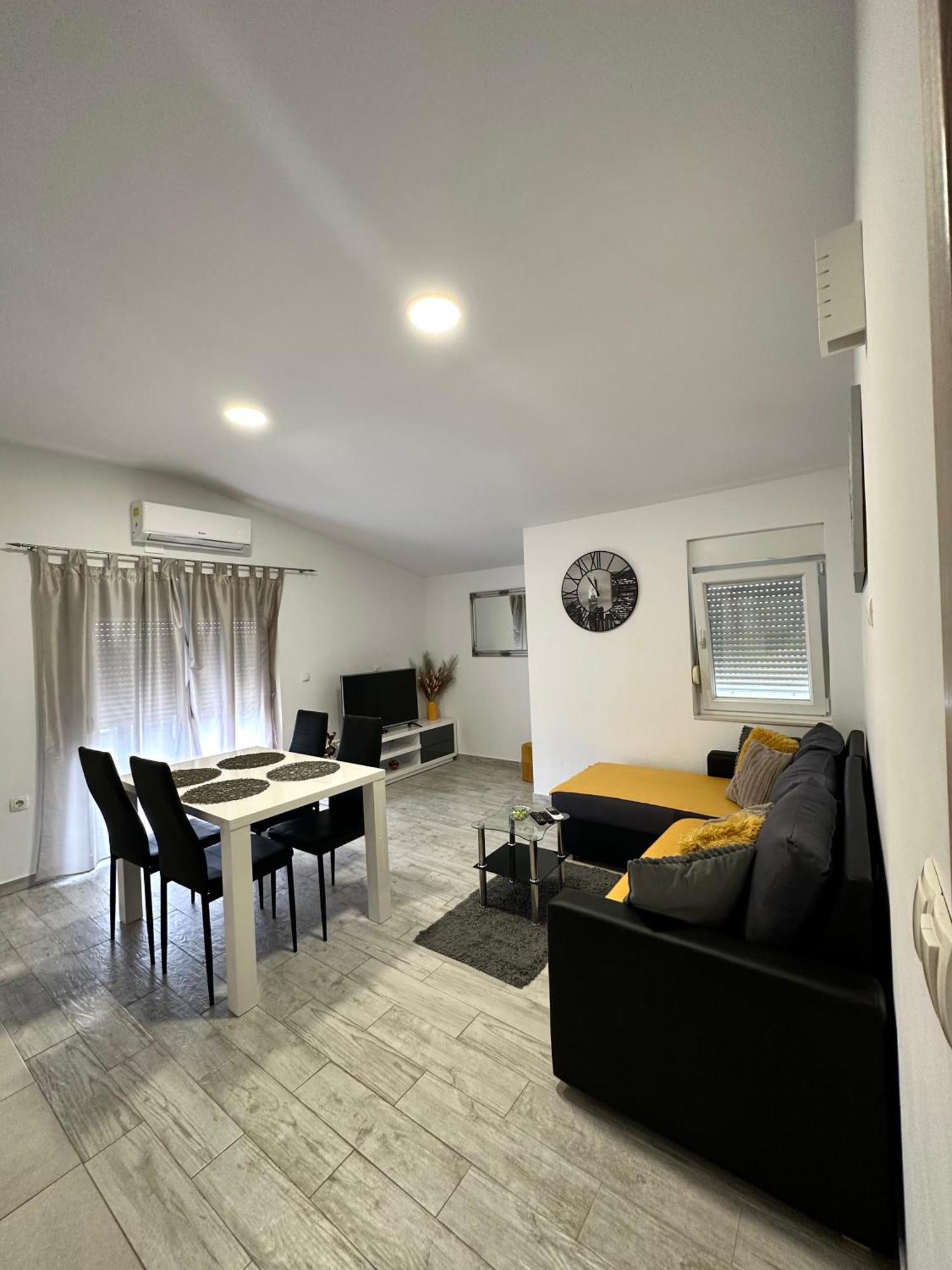 Apartman Nela Apartment Kaštel Sućurac Екстериор снимка