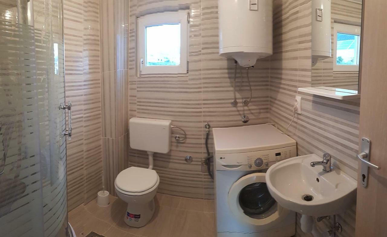 Apartman Nela Apartment Kaštel Sućurac Екстериор снимка